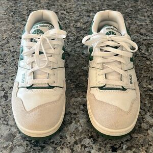 New Balance 550.  Green and white.  Men’s size 9.  Great condition.